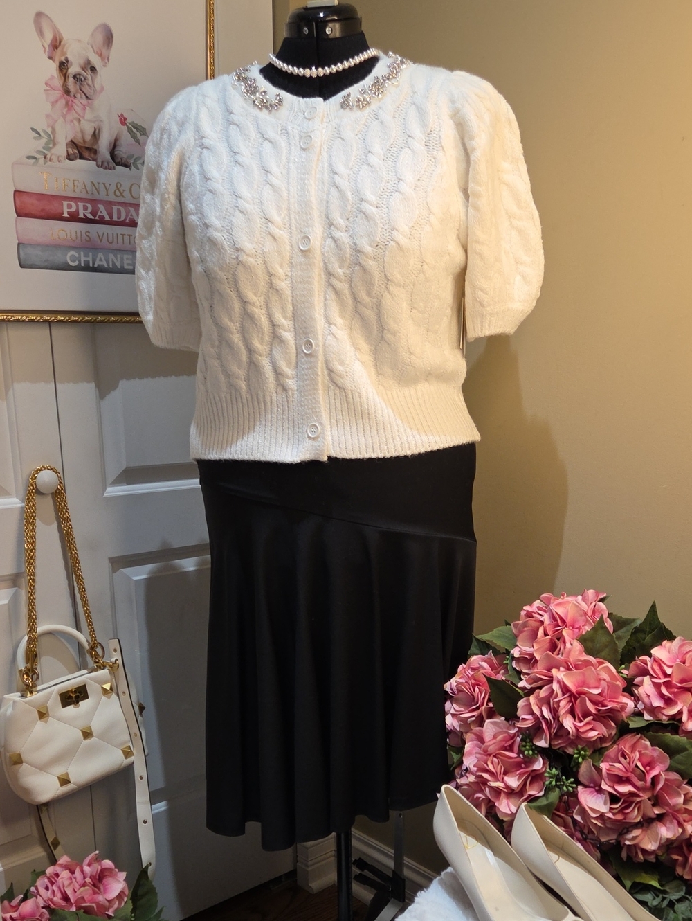 Nwt XL,L,M  CeCe White  Short-Sleeve Knit Top with Jeweled Collar